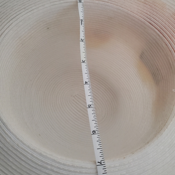 Vintage White Hat w/Bow & Yellow Flowers EUC - Picture 8 of 8